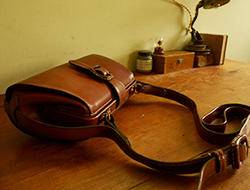 口枠ショルダーバック